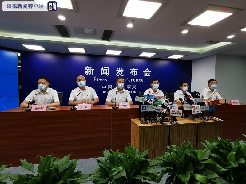 保证疫情期间餐饮行业安全南京市对外卖小哥实行六统一管理